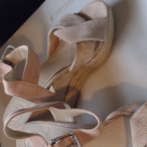 Guess wedged burlap sandals 8 and 1/2 women's - Picture 12 of 13